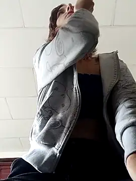 Snapshot of Ambar_Roux_ chatting on 10.31.25 Ambar Roux  online show from 10.31.25