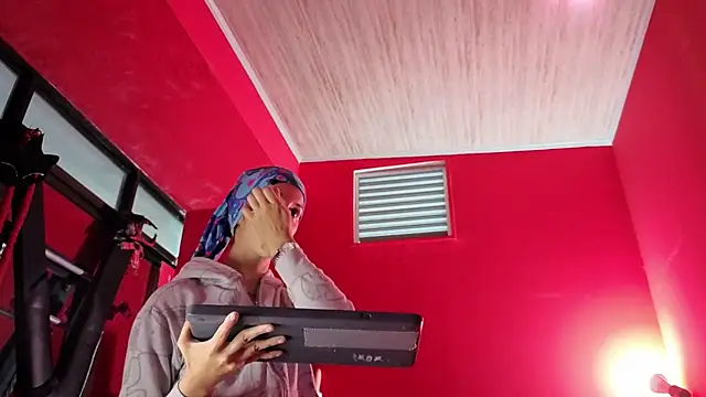 Snapshot of Ambar_Roux_ chatting on 02.02.26 Ambar Roux online show from 02.02.26