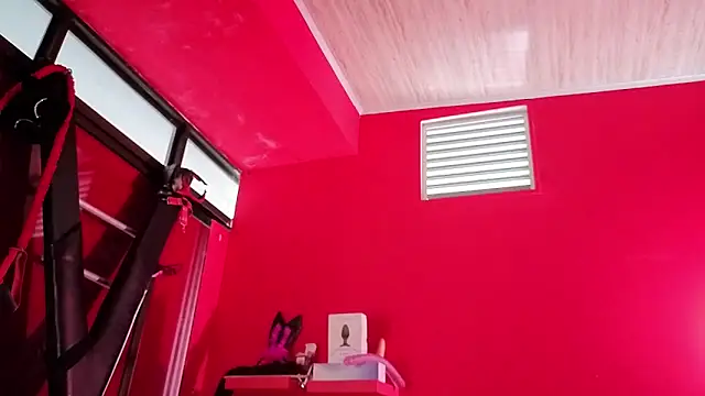 Snapshot of Ambar_Roux_ chatting on 02.07.26 Ambar Roux online show from 02.07.26