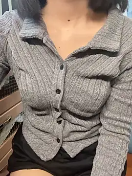 Snapshot of Mei_0906 chatting on 02.01.25 Mei 0906 online show from 02.01.25