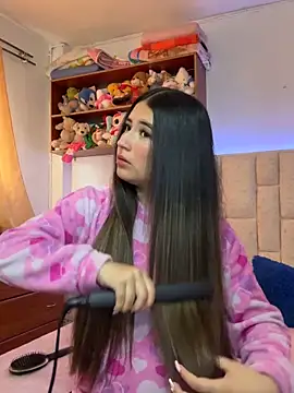vaaaaal  online show from 10.03.25