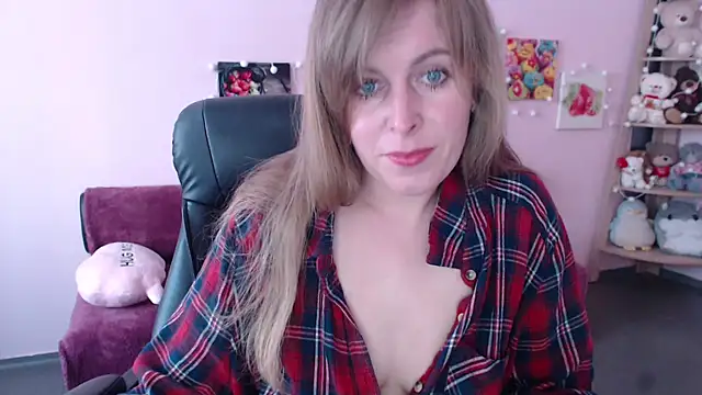 Snapshot of Hot_Milady chatting on 05.04.26 Hot Milady online show from 05.04.26