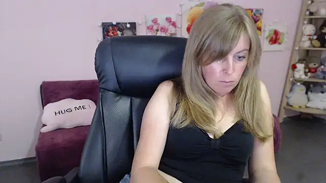 Snapshot of Hot_Milady chatting on 06.22.26 Hot Milady online show from 06.22.26