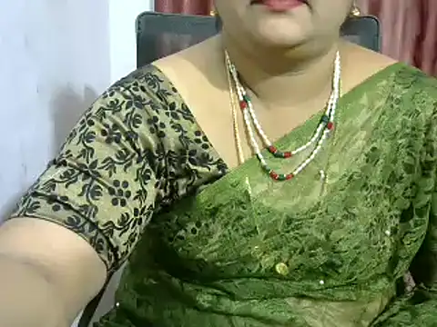 Snapshot of Naughty_Nityaa chatting on 01.15.25 Naughty Nityaa online show from 01.15.25