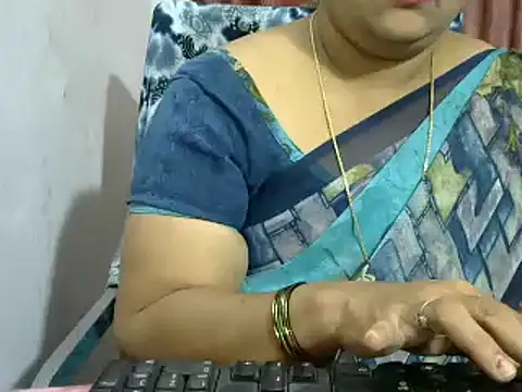 Snapshot of Naughty_Nityaa chatting on 01.17.25 Naughty Nityaa online show from 01.17.25