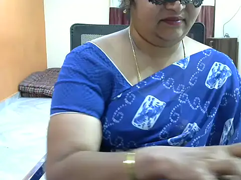 Snapshot of Naughty_Nityaa chatting on 02.10.25 Naughty Nityaa online show from 02.10.25