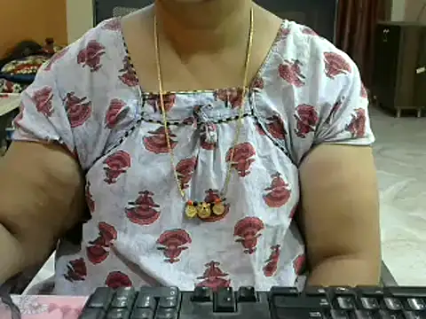 Snapshot of Naughty_Nityaa chatting on 02.24.25 Naughty Nityaa online show from 02.24.25