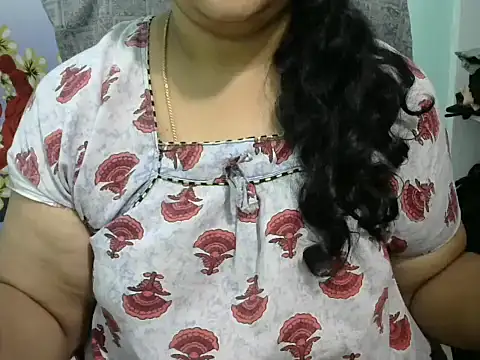Snapshot of Naughty_Nityaa chatting on 03.10.25 Naughty Nityaa online show from 03.10.25