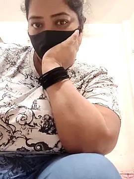 Snapshot of zeepe19 chatting on 10.10.25 zeepe19 online show from 10.10.25