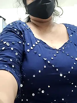 Snapshot of zeepe19 chatting on 10.26.25 zeepe19 online show from 10.26.25