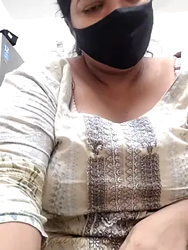 Snapshot of zeepe19 chatting on 11.05.25 zeepe19 online show from 11.05.25