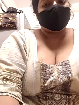 Snapshot of zeepe19 chatting on 11.11.25 zeepe19 online show from 11.11.25