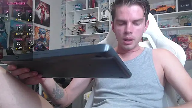 Snapshot of Mike_Burn chatting on 10.02.25 Mike Burn online show from 10.02.25