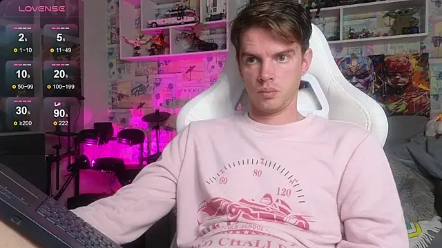 Snapshot of Mike_Burn chatting on 10.09.25 Mike Burn online show from 10.09.25