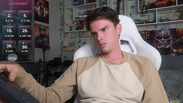 Snapshot of Mike_Burn chatting on 10.11.25 Mike Burn online show from 10.11.25