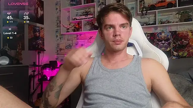 Snapshot of Mike_Burn chatting on 10.13.25 Mike Burn online show from 10.13.25