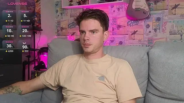 Snapshot of Mike_Burn chatting on 10.28.25 Mike Burn online show from 10.28.25