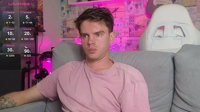 Snapshot of Mike_Burn chatting on 11.02.25 Mike Burn online show from 11.02.25