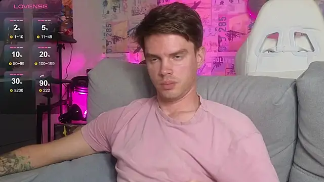 Snapshot of Mike_Burn chatting on 11.10.25 Mike Burn online show from 11.10.25