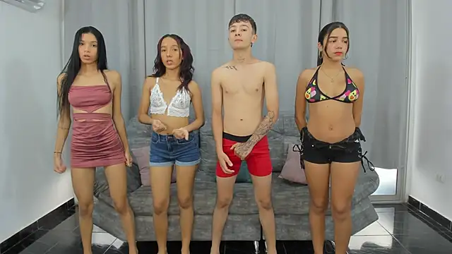 Snapshot of twinss_sexxx chatting on 01.09.25 twinss sexxx online show from 01.09.25