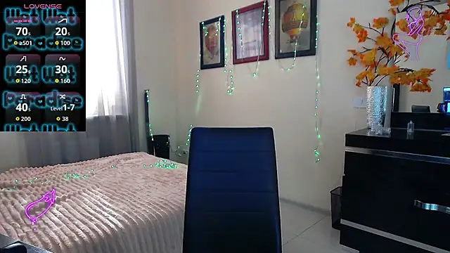 Lillianhot68 online show from 11.25.25