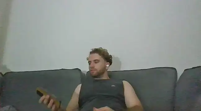 Snapshot of TomAlex chatting on 12.10.24 TomAlex online show from 12.10.24
