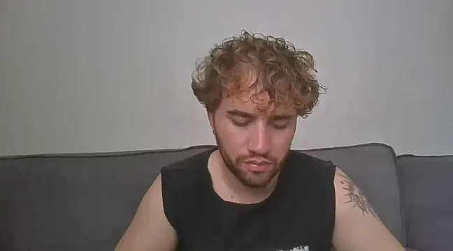 Snapshot of TomAlex chatting on 02.28.25 TomAlex online show from 02.28.25