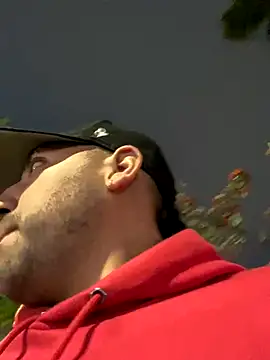 Snapshot of JuanZapata33 chatting on 10.04.25 JuanZapata33 online show from 10.04.25