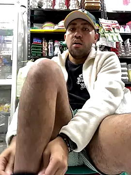 Snapshot of JuanZapata33 chatting on 10.10.25 JuanZapata33 online show from 10.10.25