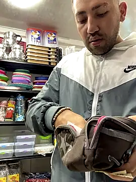 Snapshot of JuanZapata33 chatting on 11.15.25 JuanZapata33 online show from 11.15.25