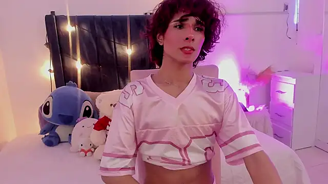 Snapshot of CamiloDoumit chatting on 01.22.25 CamiloDoumit online show from 01.22.25