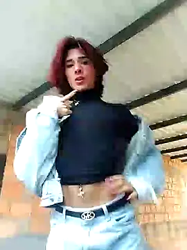 Snapshot of CamiloDoumit chatting on 02.09.25 CamiloDoumit online show from 02.09.25