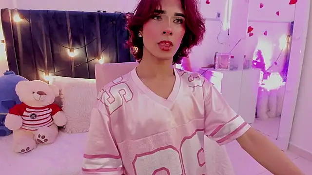 Snapshot of CamiloDoumit chatting on 02.19.25 CamiloDoumit online show from 02.19.25