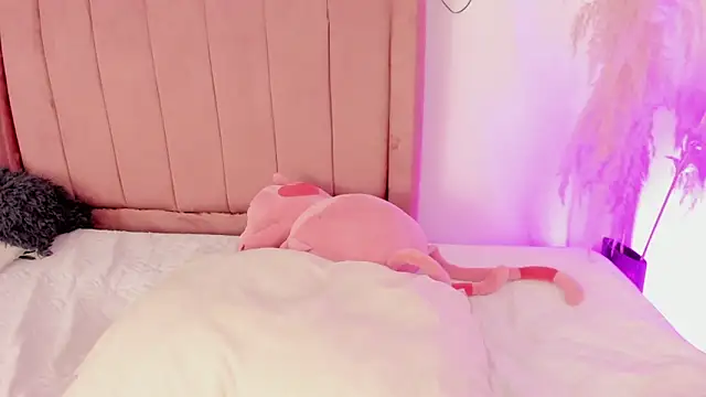 Snapshot of CamiloDoumit chatting on 09.19.25 CamiloDoumit online show from 09.19.25