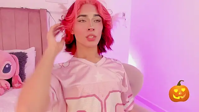 Snapshot of CamiloDoumit chatting on 10.20.25 CamiloDoumit online show from 10.20.25