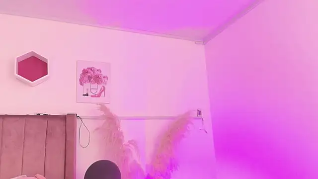 Snapshot of CamiloDoumit chatting on 10.26.25 CamiloDoumit online show from 10.26.25