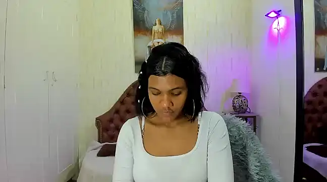 Snapshot of charlotte_ebony chatting on 02.05.25 charlotte ebony online show from 02.05.25