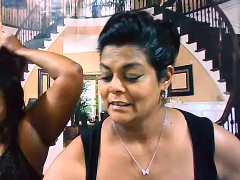 indianCherryPie online show from 10.13.25