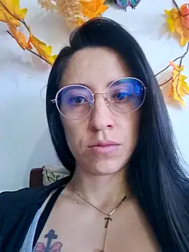 Snapshot of VALERY-03_ chatting on 10.22.25 VALERY-03 online show from 10.22.25