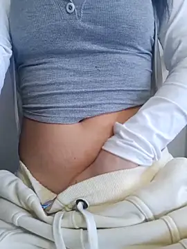 Snapshot of VALERY-03_ chatting on 10.25.25 VALERY-03 online show from 10.25.25