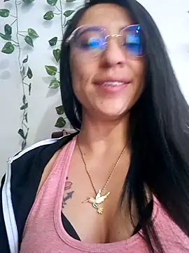 Snapshot of VALERY-03_ chatting on 10.28.25 VALERY-03 online show from 10.28.25