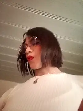 Snapshot of giuliana_andrade chatting on 12.19.24 giuliana andrade online show from 12.19.24