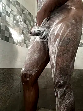 Snapshot of DragonLover_93 chatting on 11.18.25 DragonLover 93 online show from 11.18.25