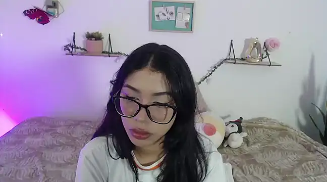 AmberJeong online show from 01.08.25