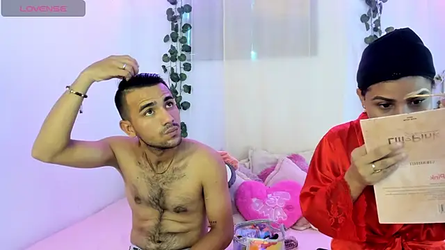 Snapshot of catalina_and_roger chatting on 10.05.25 catalina and roger online show from 10.05.25