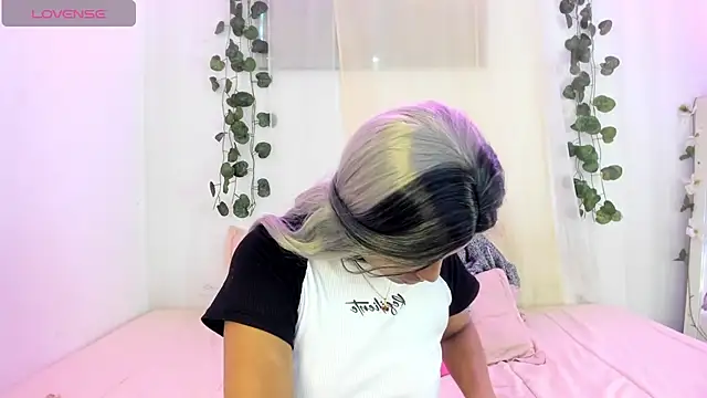 Snapshot of catalina_and_roger chatting on 10.11.25 catalina and roger online show from 10.11.25