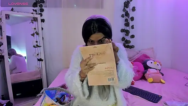 Snapshot of catalina_and_roger chatting on 10.31.25 catalina and roger online show from 10.31.25