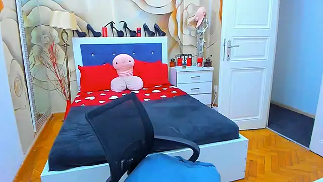 LauraSin online show from 02.06.25