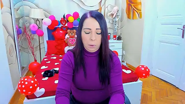 LauraSin online show from 02.13.25