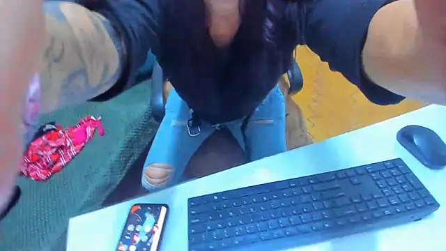 LauraSin online show from 09.15.25